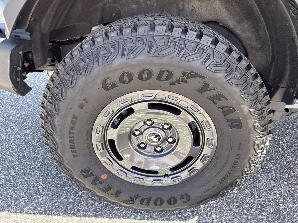 2025 Azure Gray Metallic Tri-Coat Ford Bronco Base 4X4 SUV