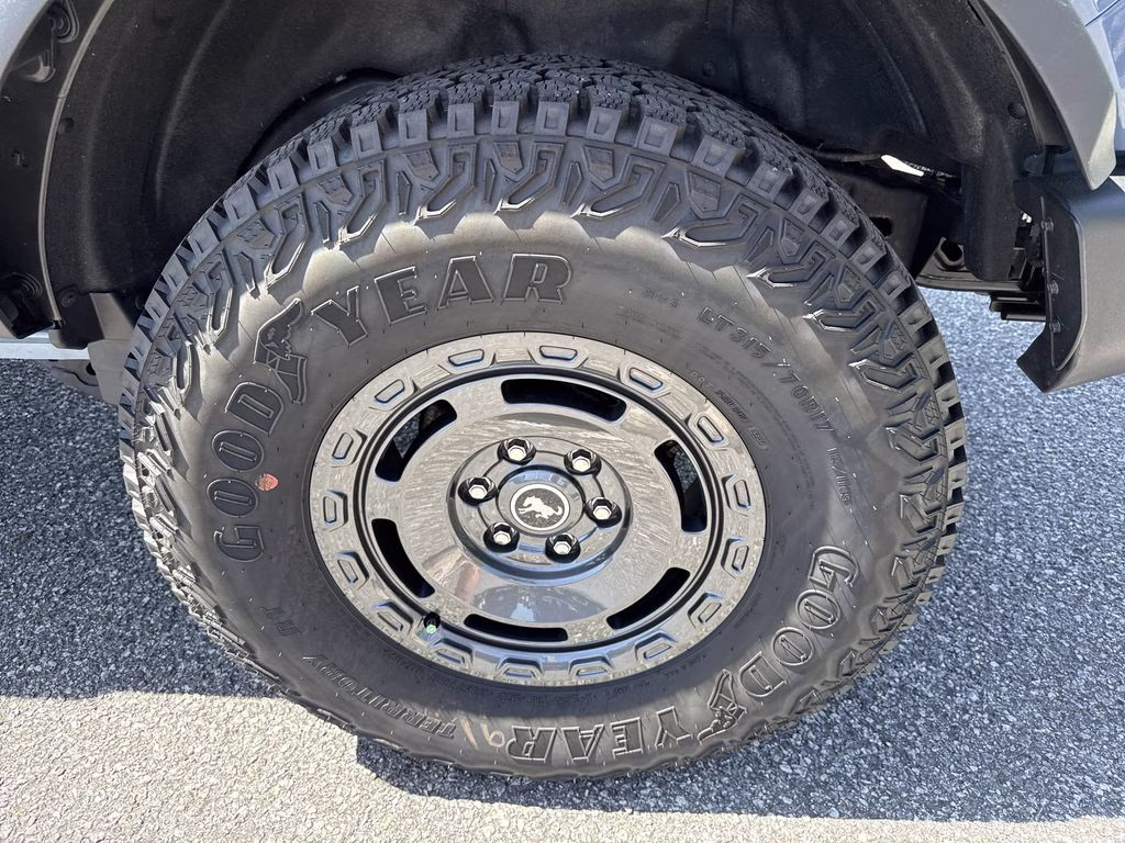 2025 Azure Gray Metallic Tri-Coat Ford Bronco Base 4X4 SUV