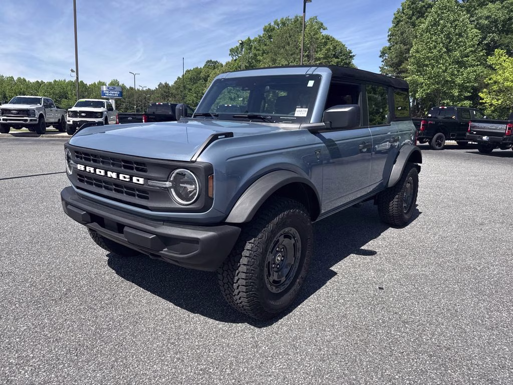 2025 Azure Gray Metallic Tri-Coat Ford Bronco Base 4X4 SUV