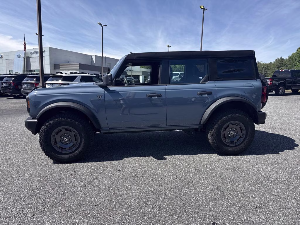 2025 Azure Gray Metallic Tri-Coat Ford Bronco Base 4X4 SUV