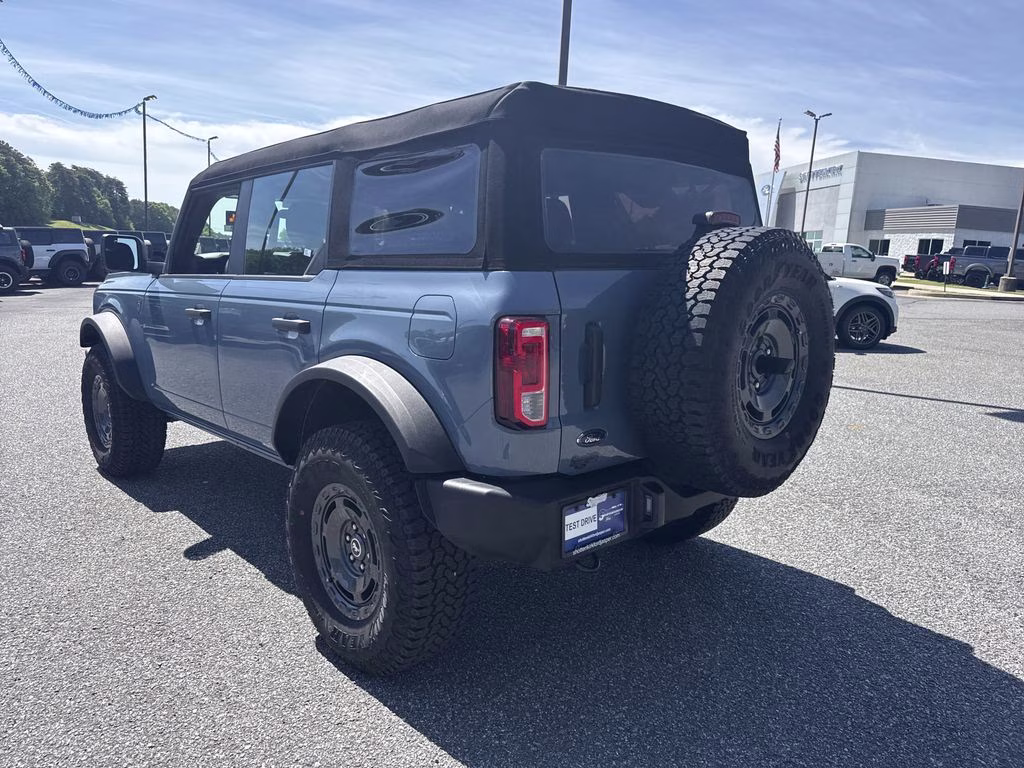 2025 Azure Gray Metallic Tri-Coat Ford Bronco Base 4X4 SUV