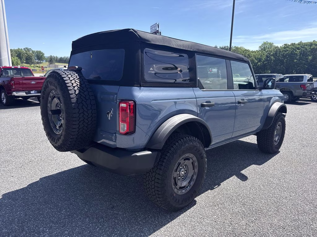 2025 Azure Gray Metallic Tri-Coat Ford Bronco Base 4X4 SUV