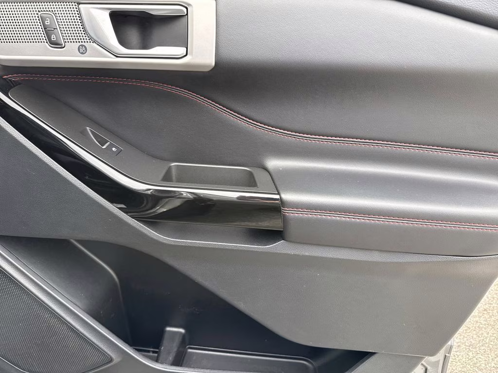 2023 Carbonized Gray Metallic Ford Explorer ST-Line RWD SUV