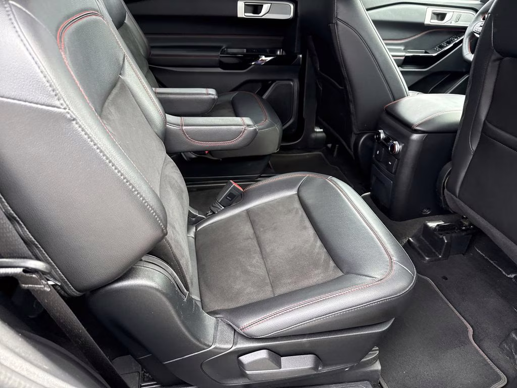 2023 Carbonized Gray Metallic Ford Explorer ST-Line RWD SUV