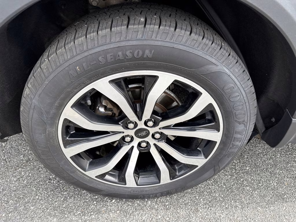 2023 Carbonized Gray Metallic Ford Explorer ST-Line RWD SUV