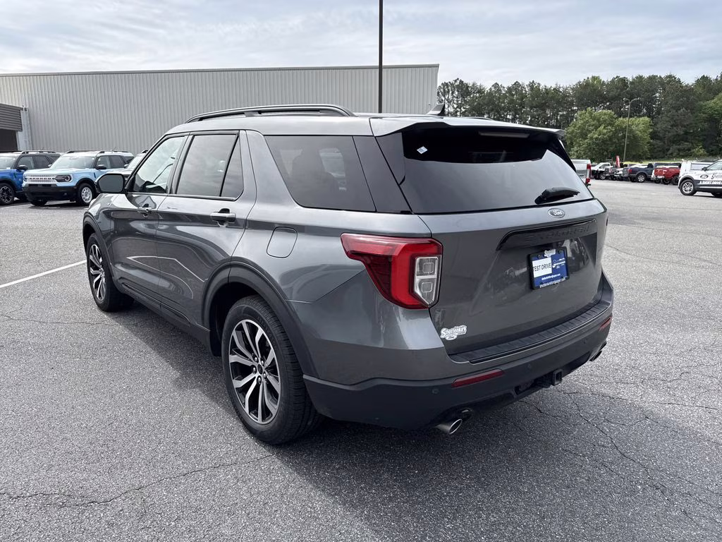 2023 Carbonized Gray Metallic Ford Explorer ST-Line RWD SUV