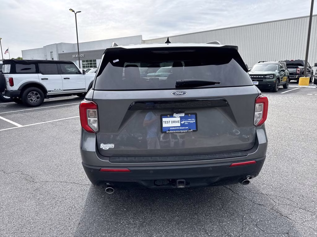 2023 Carbonized Gray Metallic Ford Explorer ST-Line RWD SUV