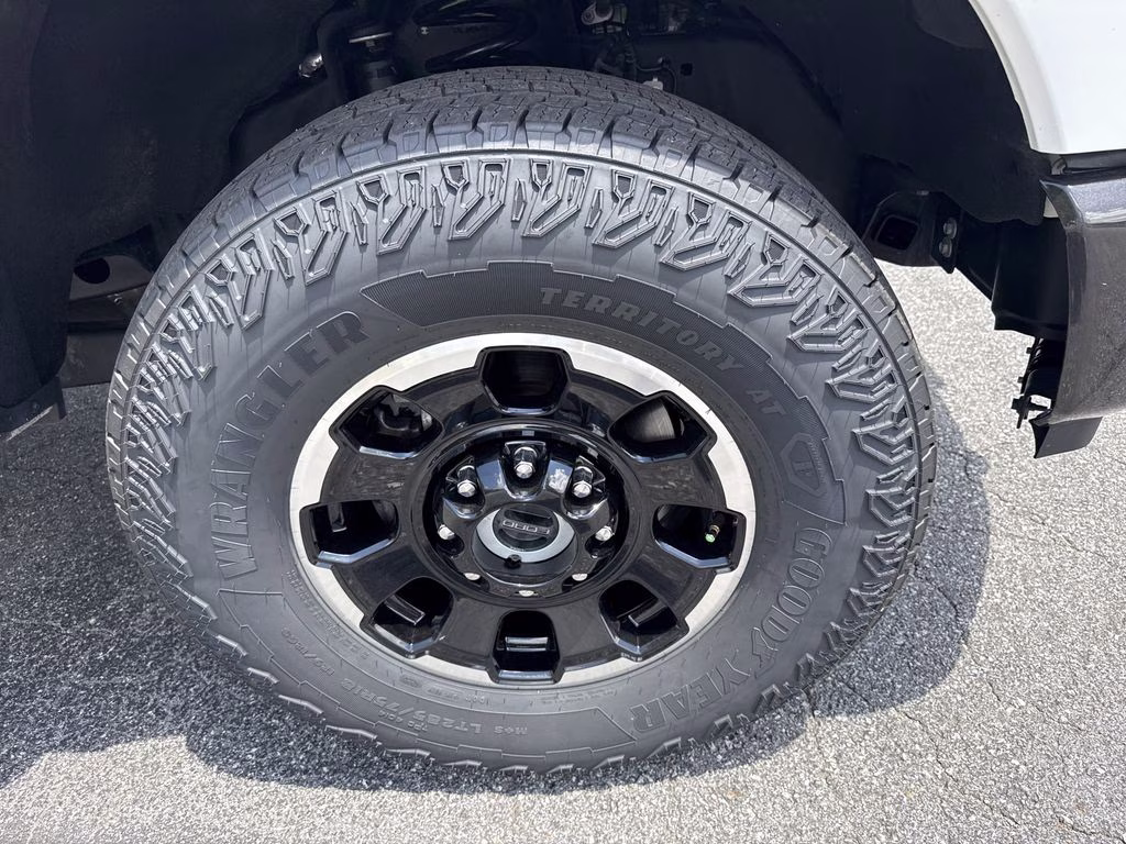 2025 Star White Metallic Tri-Coat Ford Super Duty F-250 SRW King Ranch 4X4 Truck