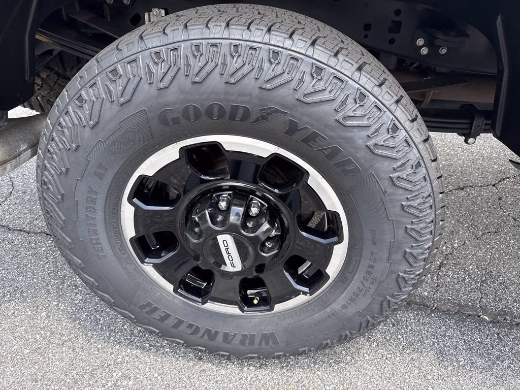 2025 Star White Metallic Tri-Coat Ford Super Duty F-250 SRW King Ranch 4X4 Truck