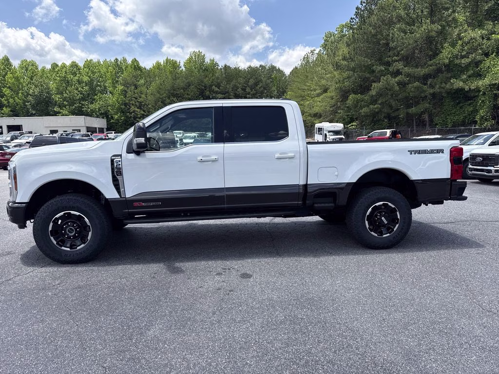 2025 Star White Metallic Tri-Coat Ford Super Duty F-250 SRW King Ranch 4X4 Truck