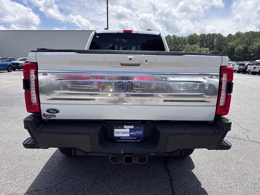 2025 Star White Metallic Tri-Coat Ford Super Duty F-250 SRW King Ranch 4X4 Truck