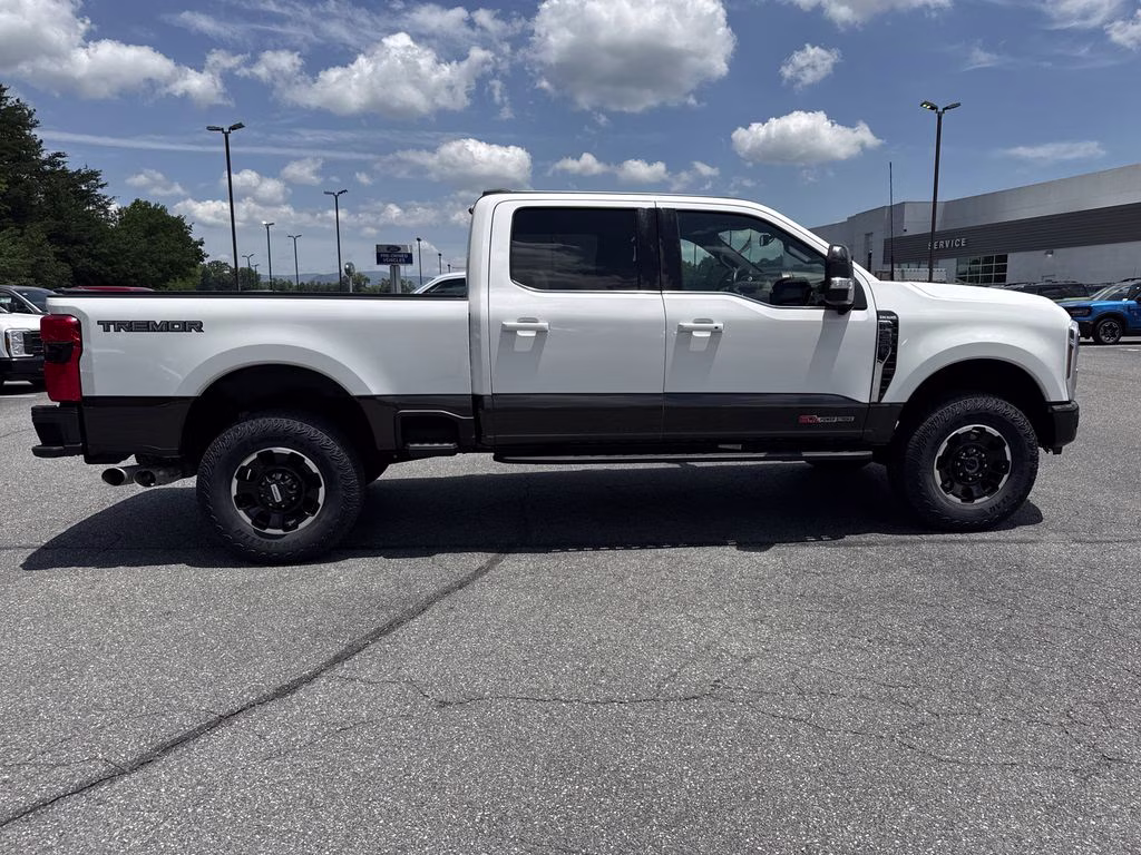 2025 Star White Metallic Tri-Coat Ford Super Duty F-250 SRW King Ranch 4X4 Truck