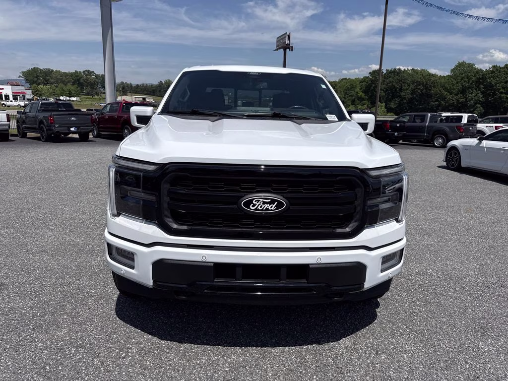 2024 Oxford White Ford F-150 Lariat 4X4 Truck