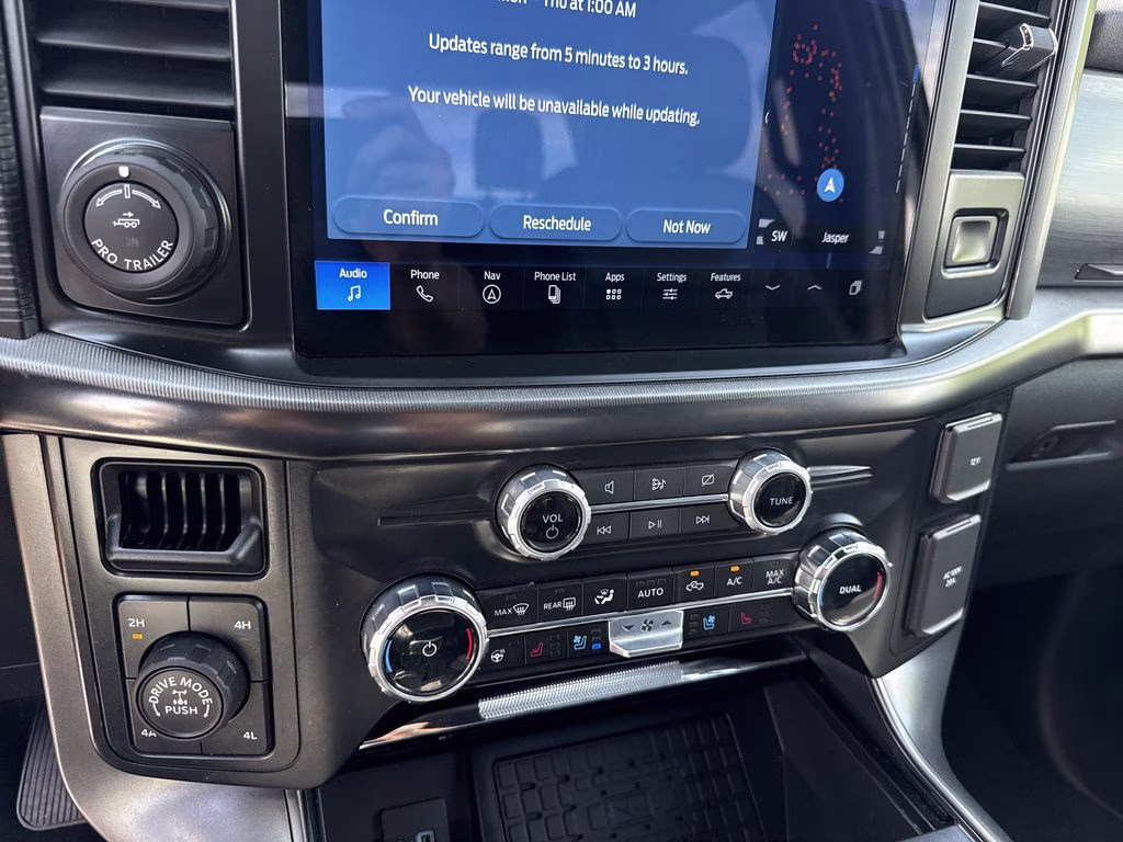 2024 Oxford White Ford F-150 Lariat 4X4 Truck