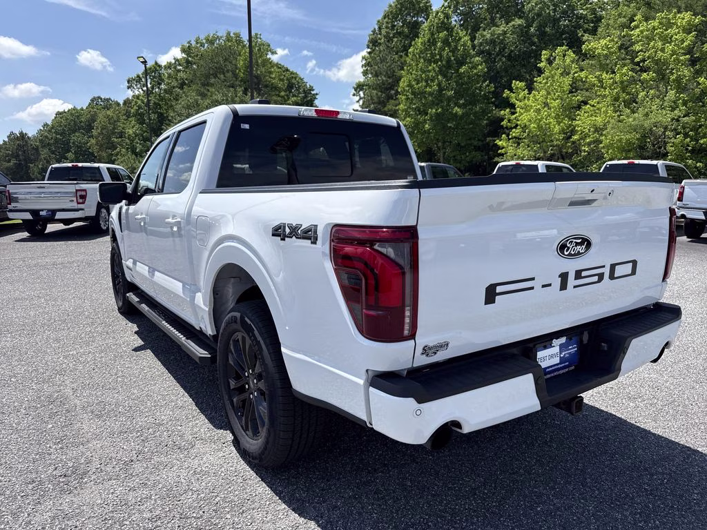 2024 Oxford White Ford F-150 Lariat 4X4 Truck