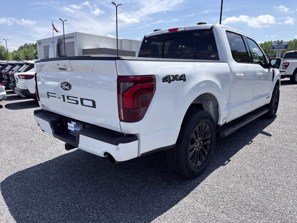 2024 Oxford White Ford F-150 Lariat 4X4 Truck
