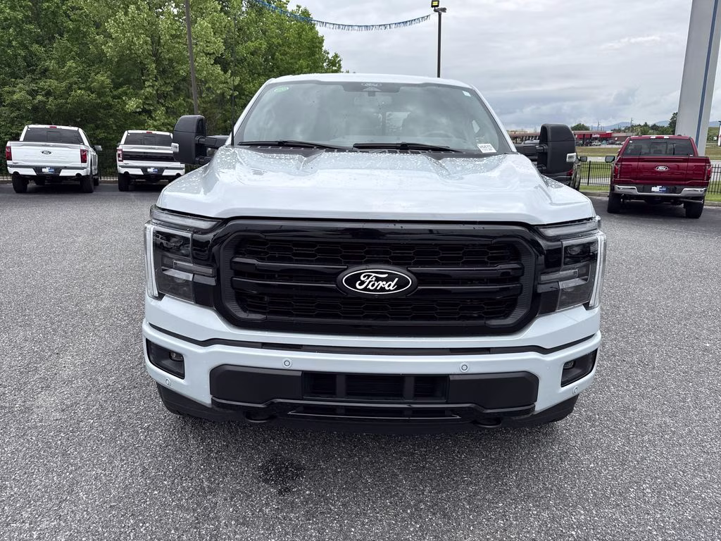 2025 Space White Metallic Ford F-150 Lariat 4X4 Truck