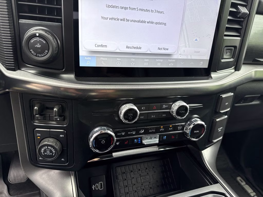 2025 Space White Metallic Ford F-150 Lariat 4X4 Truck