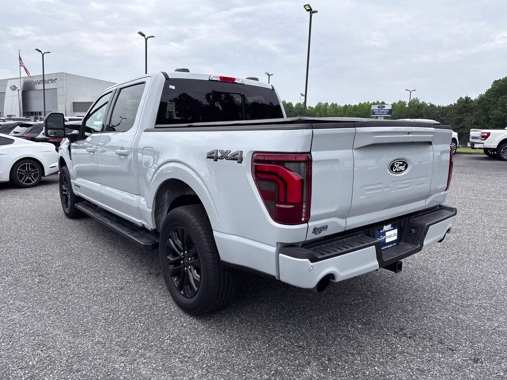 2025 Space White Metallic Ford F-150 Lariat 4X4 Truck