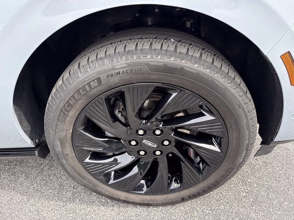 2025 Gray Mist Metallic Tri-Coat Lincoln Navigator L Reserve 4X4 SUV