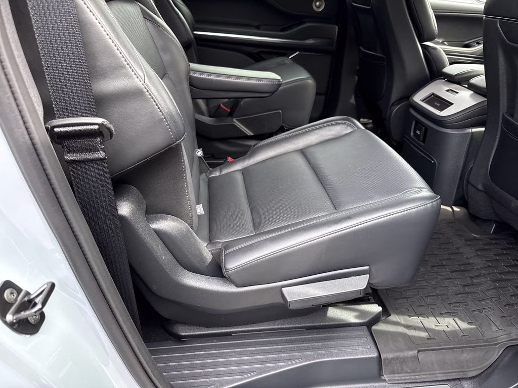 2025 Gray Mist Metallic Tri-Coat Lincoln Navigator L Reserve 4X4 SUV