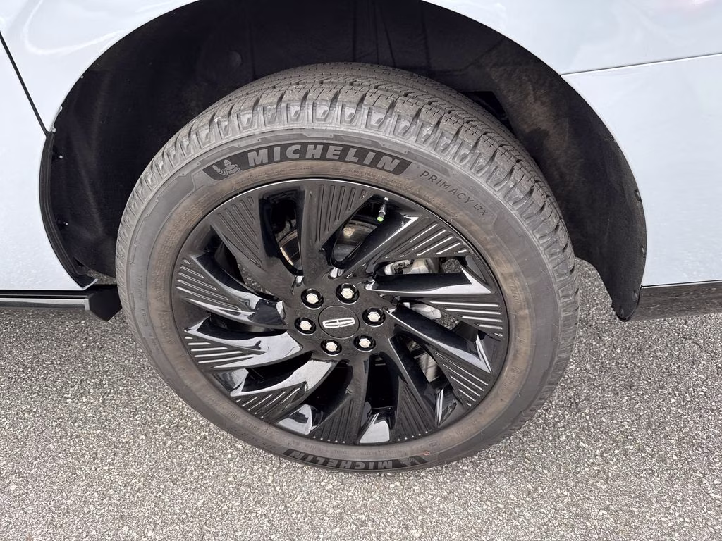 2025 Gray Mist Metallic Tri-Coat Lincoln Navigator L Reserve 4X4 SUV