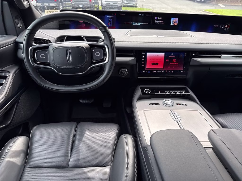 2025 Gray Mist Metallic Tri-Coat Lincoln Navigator L Reserve 4X4 SUV
