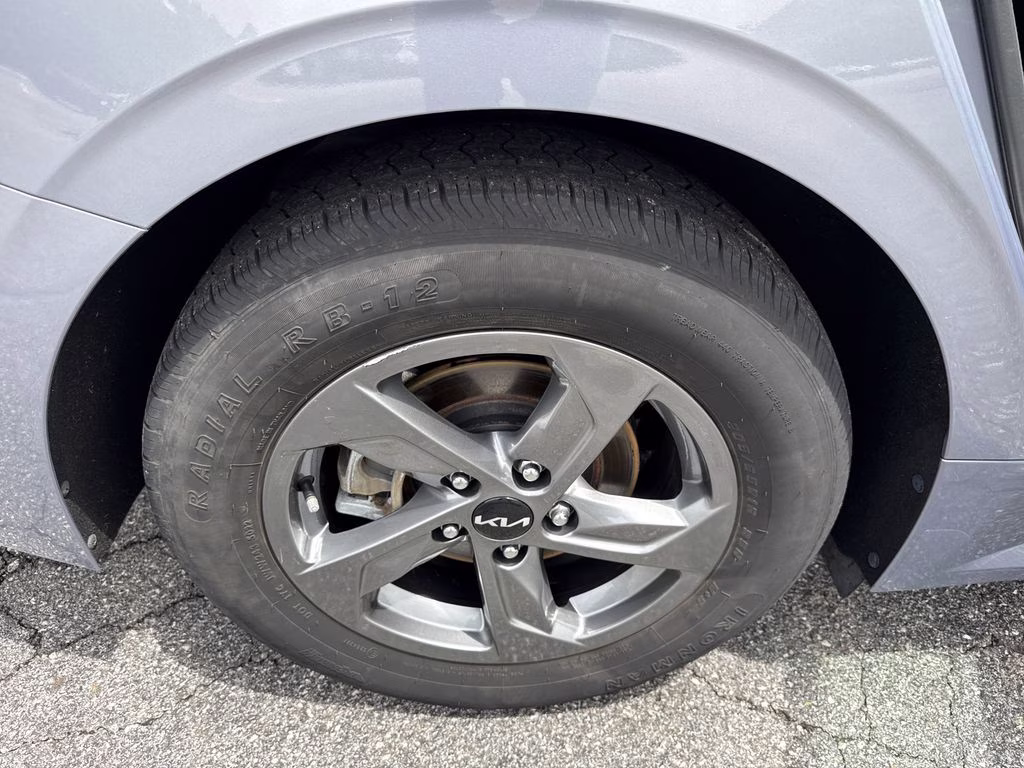 2023 Everlasting Silver Kia K5 LXS FWD Sedan