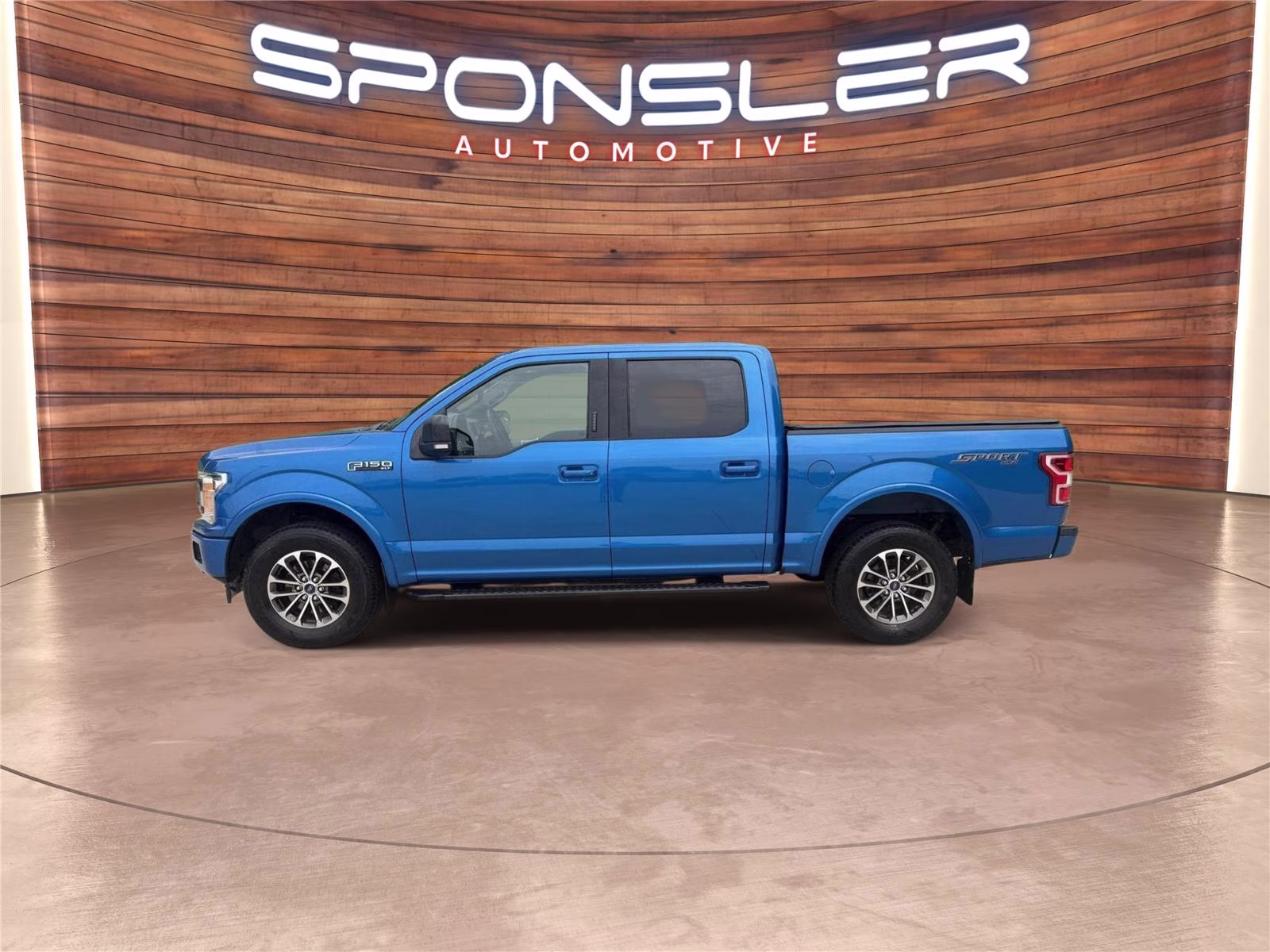 2019 Velocity Blue Ford F-150 XLT 4X4 Truck