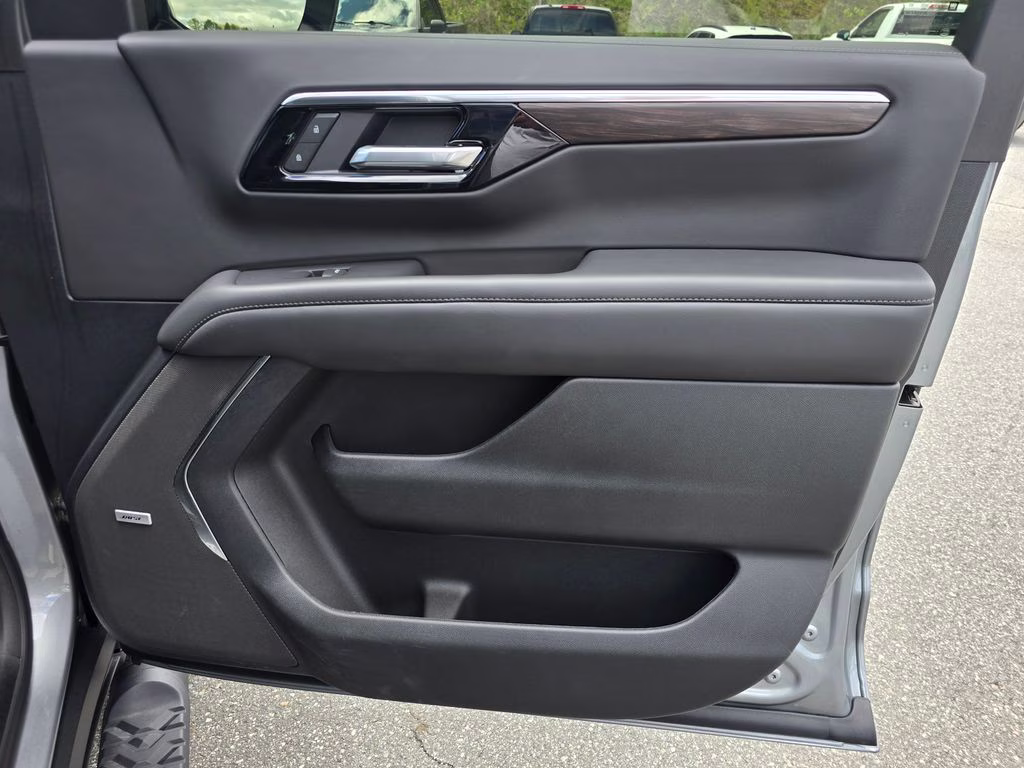 2025 Sterling Gray Metallic Chevrolet Tahoe Z71 4X4 SUV