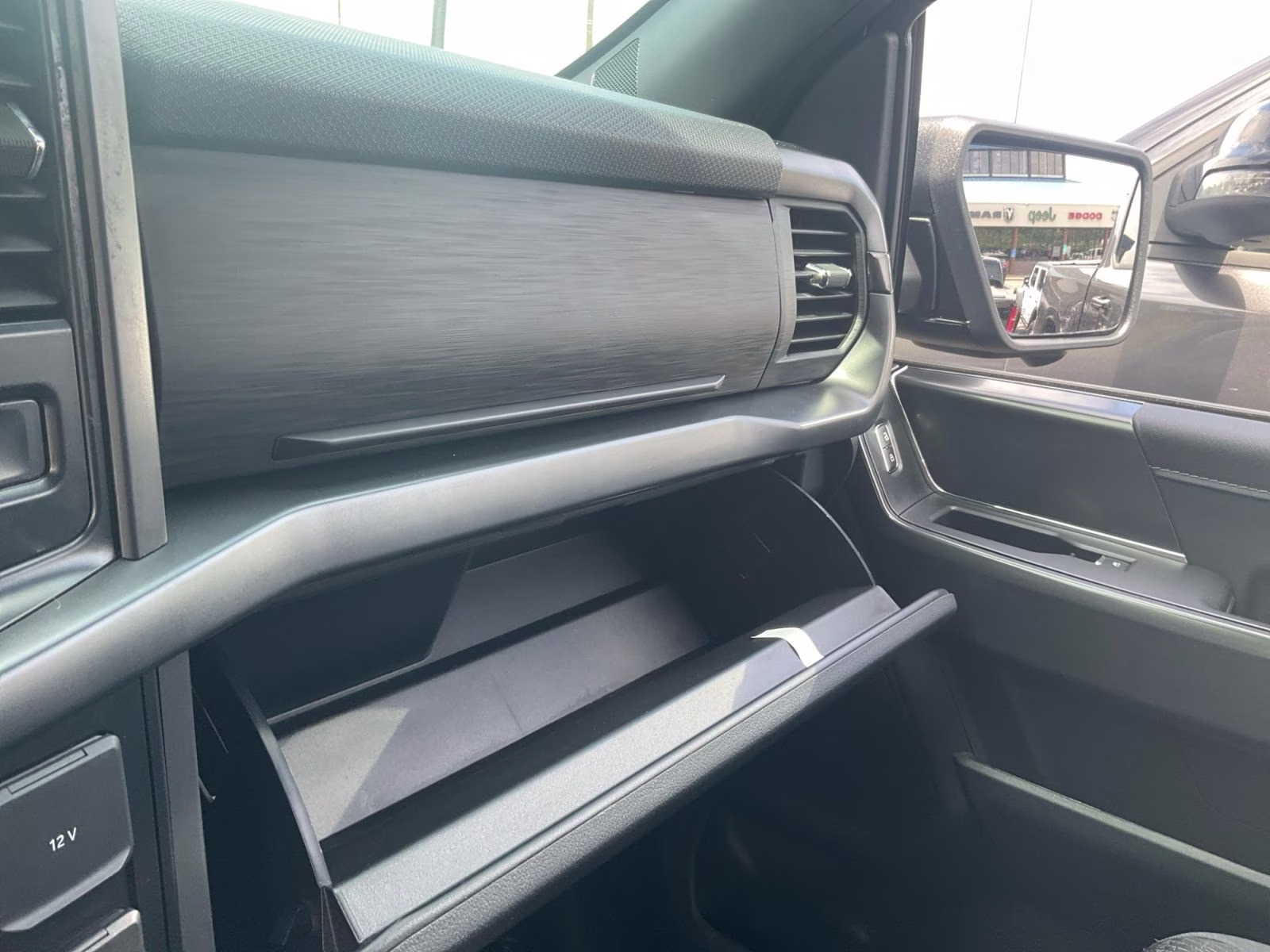 2024 Agate Black Metallic Ford F-150 XLT 4X4 Truck