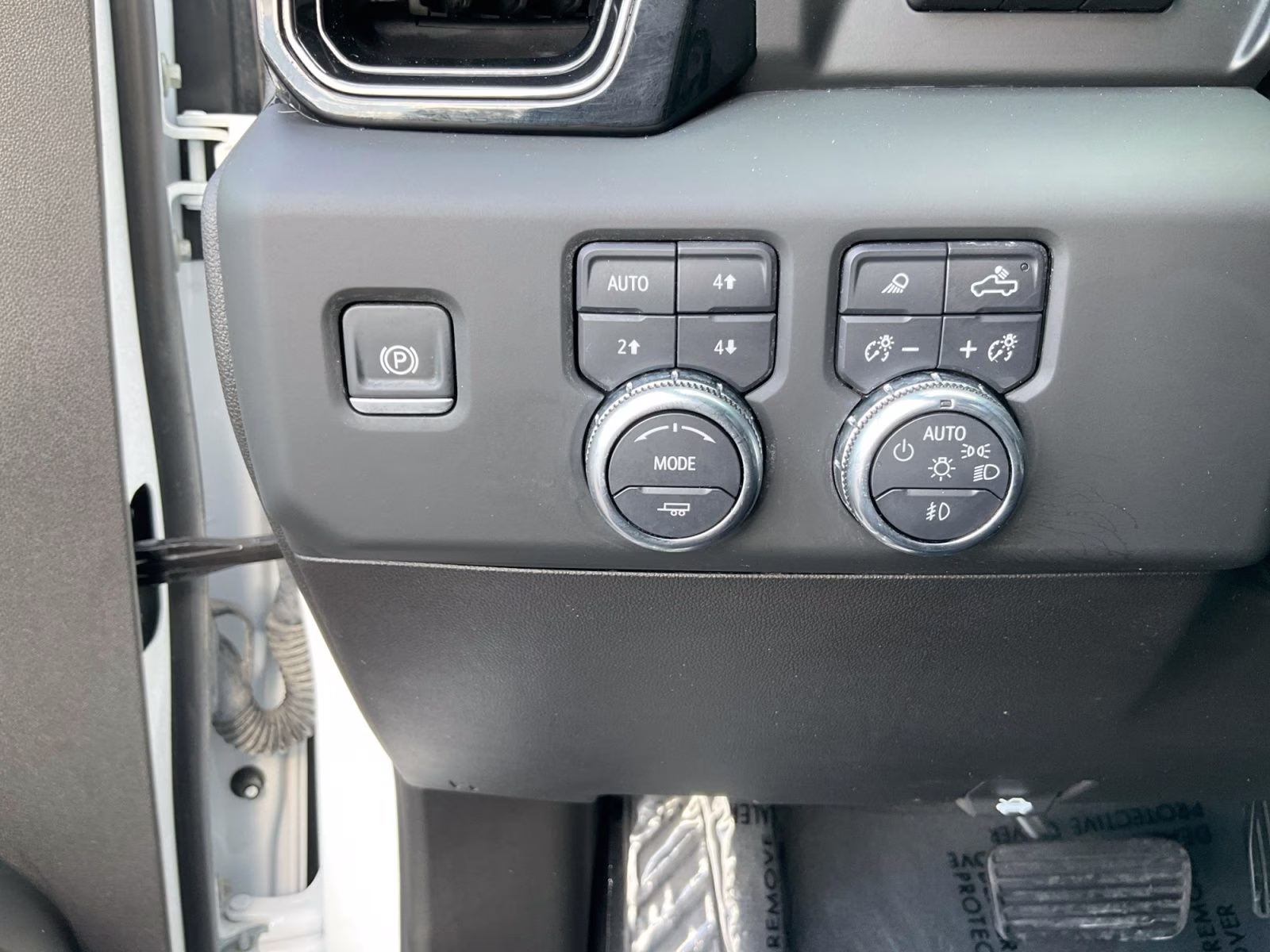 2025 Summit White GMC Sierra 1500 AT4 4X4 Truck