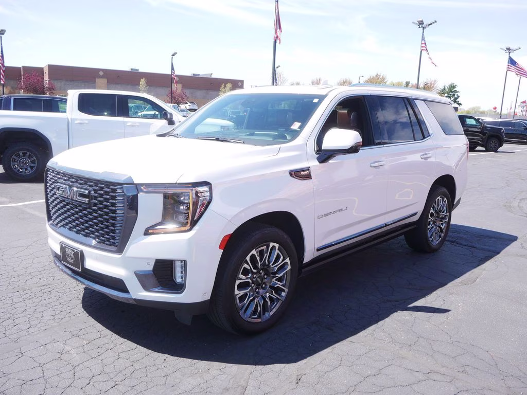 2023 White GMC Yukon Denali Ultimate 4X4 SUV