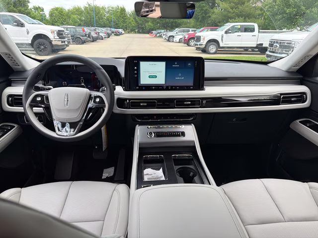 2026 Pristine White Metallic Tri-Coat Lincoln Aviator Premiere AWD SUV