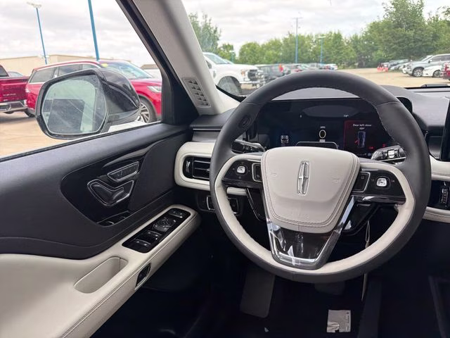 2026 Pristine White Metallic Tri-Coat Lincoln Aviator Premiere AWD SUV