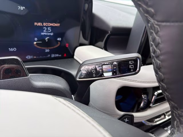 2026 Pristine White Metallic Tri-Coat Lincoln Aviator Premiere AWD SUV