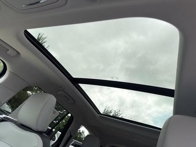 2026 Pristine White Metallic Tri-Coat Lincoln Aviator Premiere AWD SUV