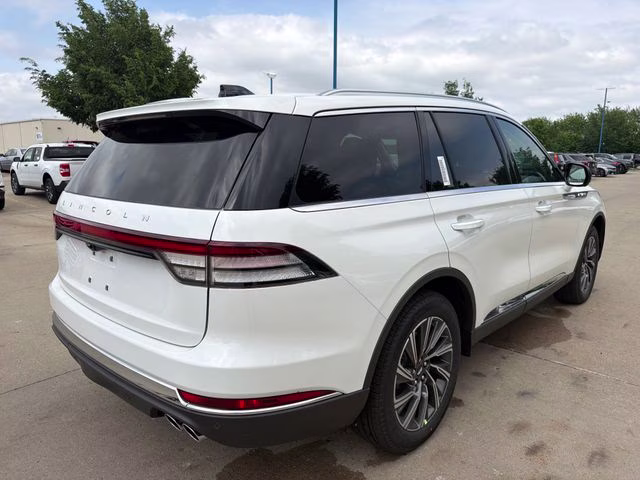 2026 Pristine White Metallic Tri-Coat Lincoln Aviator Premiere AWD SUV