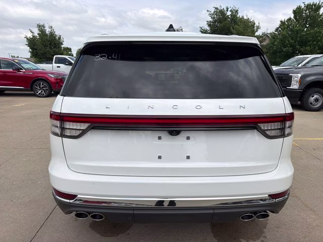 2026 Pristine White Metallic Tri-Coat Lincoln Aviator Premiere AWD SUV