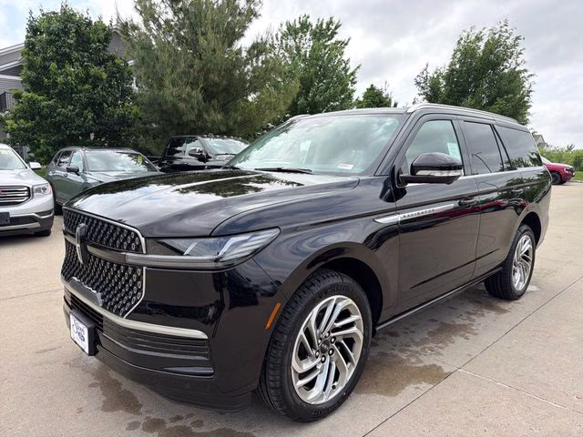 2026 Infinite Black Metallic Clearcoat Lincoln Navigator Reserve 4X4 SUV