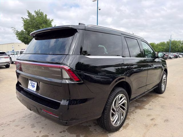 2026 Infinite Black Metallic Clearcoat Lincoln Navigator Reserve 4X4 SUV