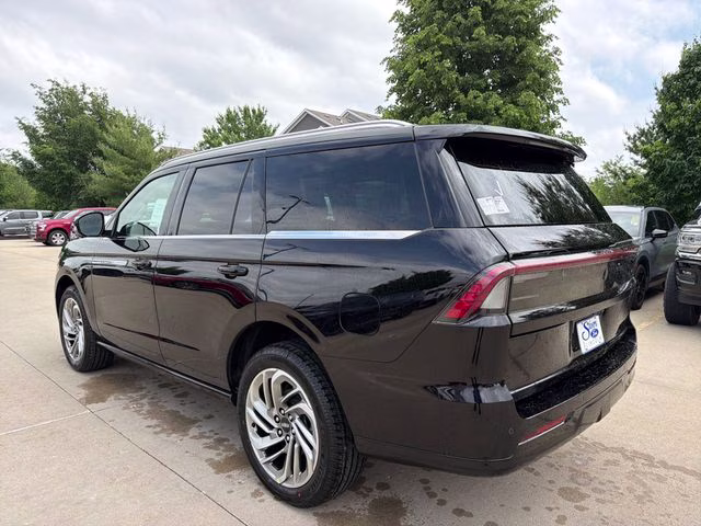 2026 Infinite Black Metallic Clearcoat Lincoln Navigator Reserve 4X4 SUV