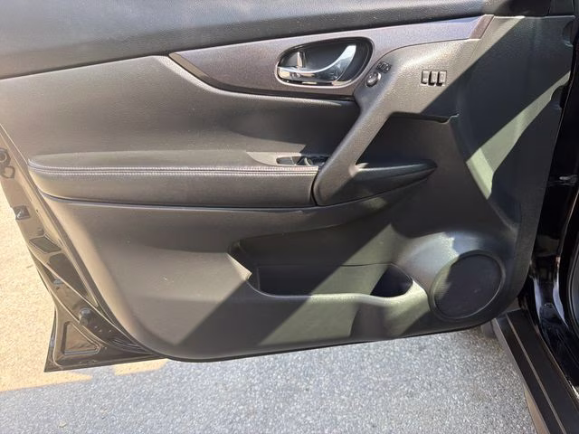 2018 Magnetic Black Nissan Rogue Hybrid SV AWD SUV