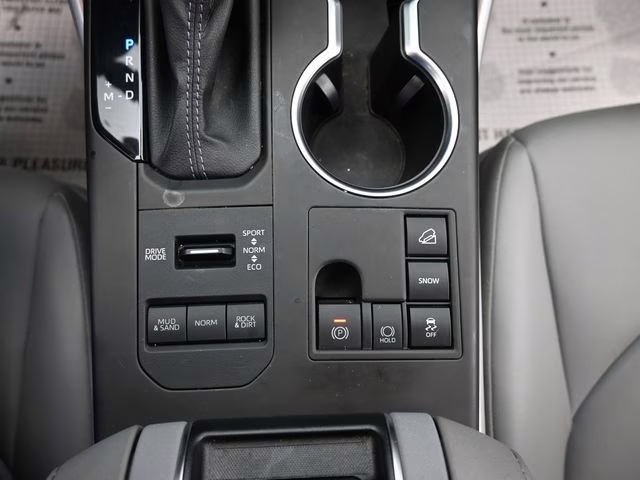 2023 Moon Dust Toyota Highlander XLE AWD SUV