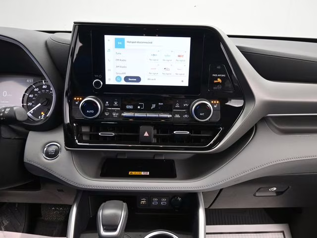 2023 Moon Dust Toyota Highlander XLE AWD SUV