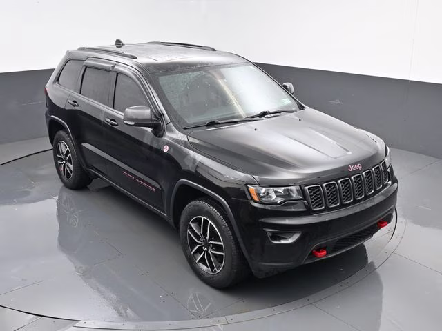2020 Diamond Black Crystal Pearlcoat Jeep Grand Cherokee Trailhawk 4X4 SUV