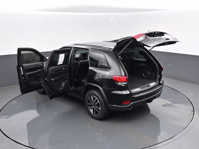 2020 Diamond Black Crystal Pearlcoat Jeep Grand Cherokee Trailhawk 4X4 SUV