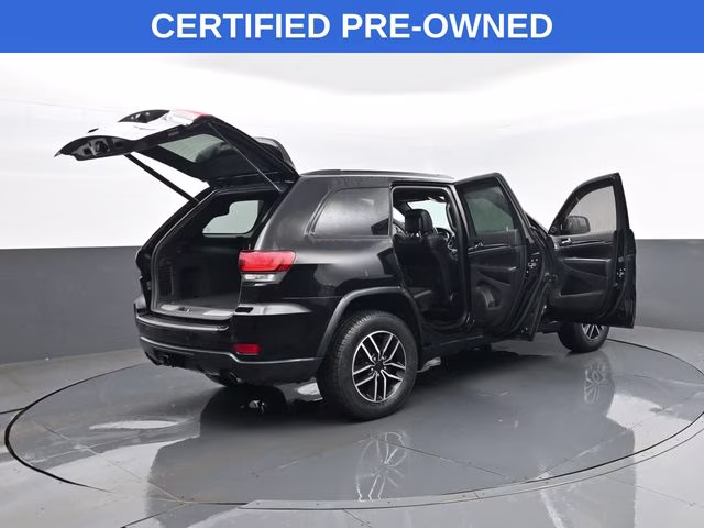 2020 Diamond Black Crystal Pearlcoat Jeep Grand Cherokee Trailhawk 4X4 SUV