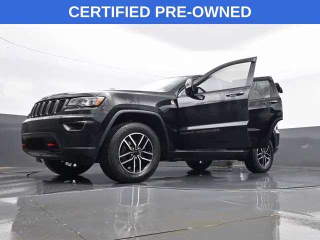 2020 Diamond Black Crystal Pearlcoat Jeep Grand Cherokee Trailhawk 4X4 SUV