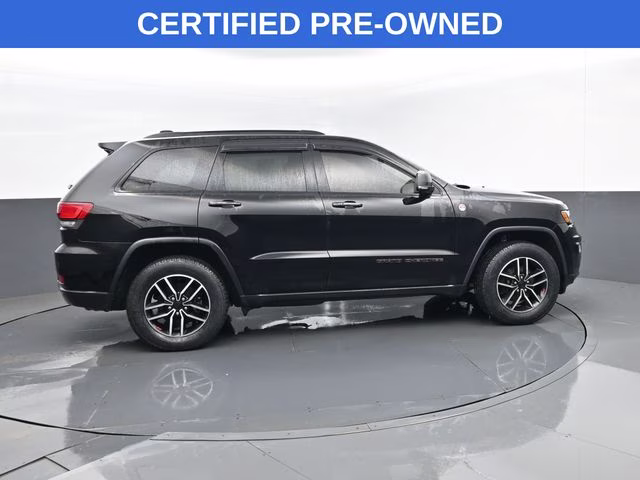 2020 Diamond Black Crystal Pearlcoat Jeep Grand Cherokee Trailhawk 4X4 SUV